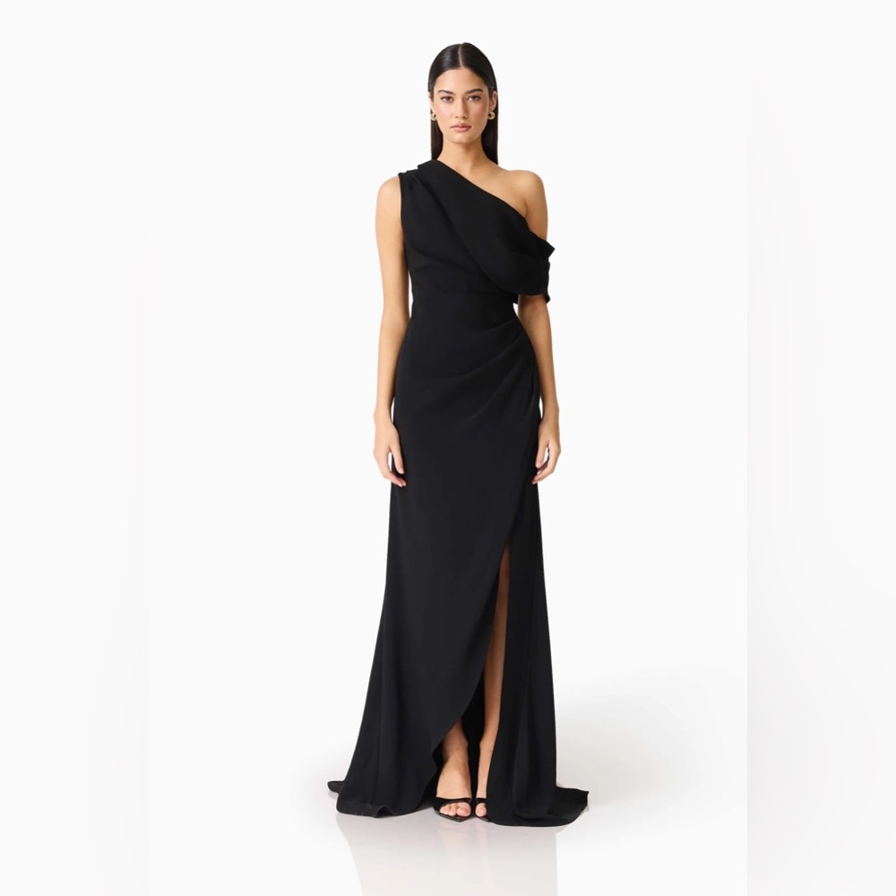 Elliatt Black One-Shoulder Gown
